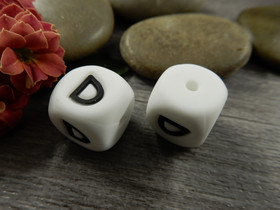 Kirjainhelmi D, 12mm, valkoinen, 1kpl