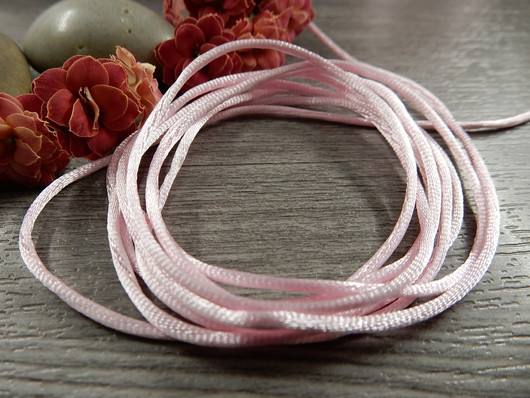 Polyesteri satiininyöri, 1mm, vaaleanpunainen, 10m