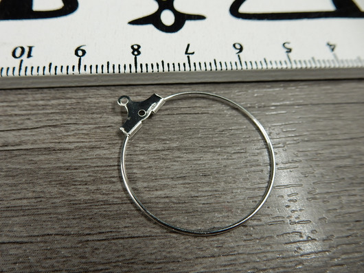 Korukehys ympyrä, 25x0.6mm, kirkashopea, 1pari