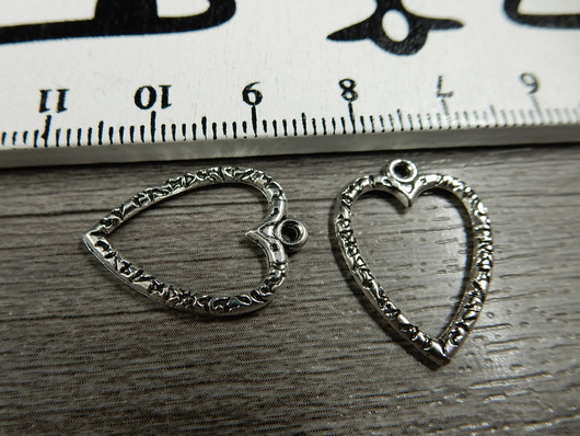 Sydänriipus, 21x15mm, kromi, 1kpl