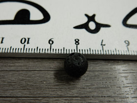 Laavakivihelmi, 8mm, musta, 10kpl