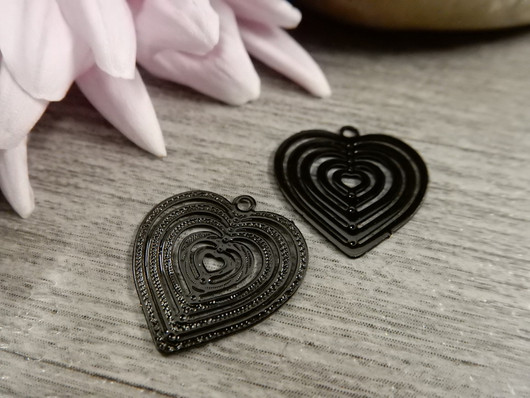 Sydänriipus, 15x15mm, musta, 1kpl