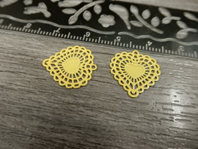 Sydänriipus, 15x14mm, tummakeltainen, 1kpl