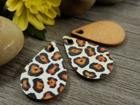 Puuriipus pisara, 23x15mm, valkoinen-oranssi-musta, 1kpl