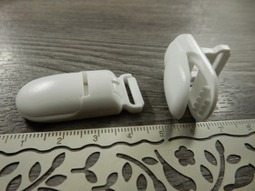 Klipsi, 40x18mm, valkoinen, 1kpl