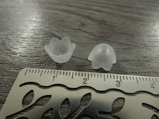 Akryylihelmi kukka, 6x10mm, valkoinen, 20kpl