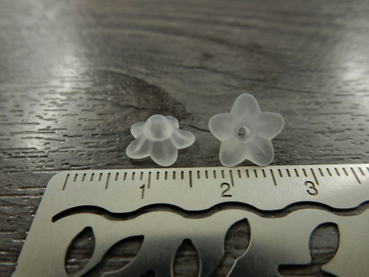 Akryylihelmi kukka, 4x10mm, valkoinen, 20kpl