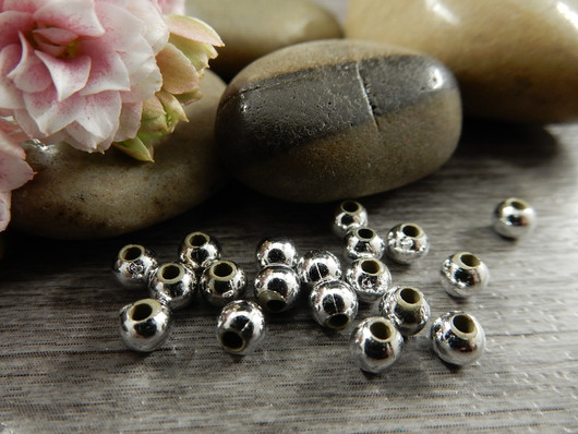 Akryylihelmi, 4mm, kirkashopea, 50kpl
