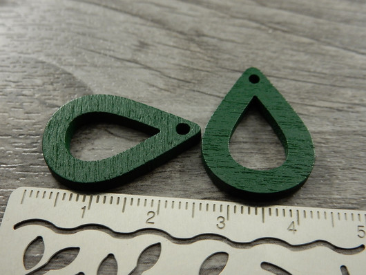 Puuriipus pisara, 25x17mm, vihreä, 1kpl