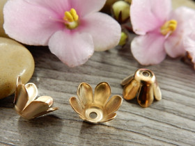 Helmihattu kukka, 10mm, vaaleakulta, 10kpl