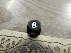 Kirjainhelmi B, 12mm, musta, 1kpl