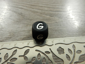 Kirjainhelmi G, 12mm, musta, 1kpl