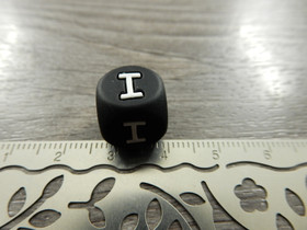 Kirjainhelmi I, 12mm, musta, 1kpl