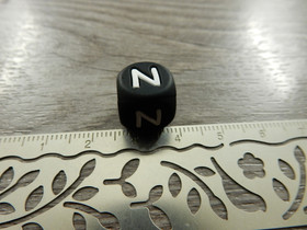Kirjainhelmi N, 12mm, musta, 1kpl
