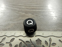 Kirjainhelmi Q, 12mm, musta, 1kpl