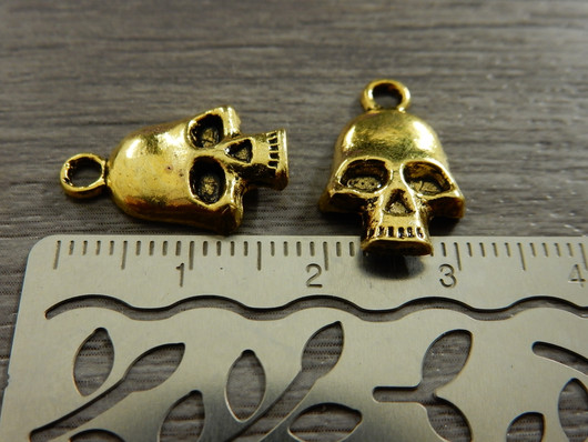 Pääkalloriipus, 18x11mm, antiikinkulta, 1kpl