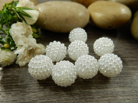 Akryylihelmi vadelma, 10mm, valkoinen, 20kpl