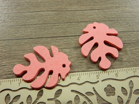 Puuriipus lehti, 30x23mm, pinkki, 1kpl