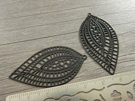 Kuvioriipus, 45x24mm, musta, 1kpl