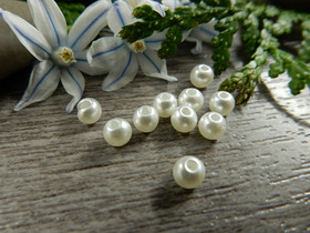 Akryylihelmi, 4mm, kerma, 50kpl