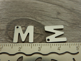 M-kirjainriipus, 11x9mm, rst, 1kpl