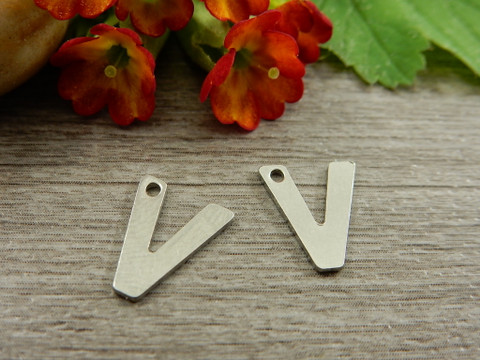 V-kirjainriipus, 11x9mm, rst, 1kpl