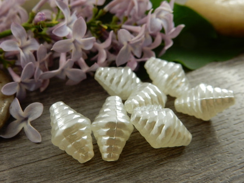 Akryylihelmi kartio, 16x10mm, valkoinen, 10kpl