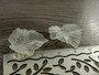 Lehtiriipus akryyli, 23x21mm, valkoinen, 1kpl