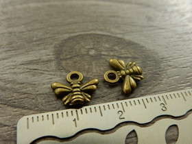 Ampiainenriipus, 10x11mm, pronssi, 1kpl