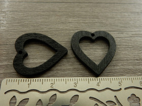 Puuriipus sydän, 25x23mm, musta, 1kpl