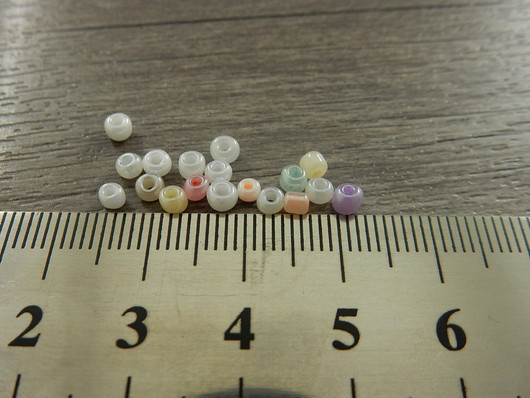 Lasihelmi helmiäinen, 3mm, mixsetti, n.250kpl 