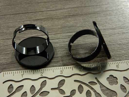 Sormuspohja säädettävä, n.17mm, 20mm kapussille, musta, 1kpl