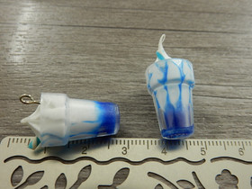 Jäätelöriipus, 26x13mm, sininen, 1kpl