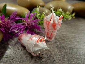 Jäätelöriipus, 26x13mm, punainen, 1kpl