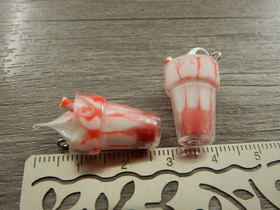 Jäätelöriipus, 26x13mm, punainen, 1kpl