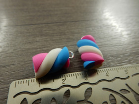 Vaahtokarkkiriipus, n.21x10mm, moniväri, 1kpl