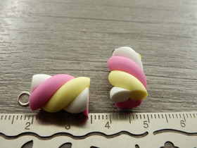 Vaahtokarkkiriipus, n.21x10mm, moniväri, 1kpl