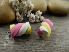 Vaahtokarkkiriipus, n.21x10mm, moniväri, 1kpl