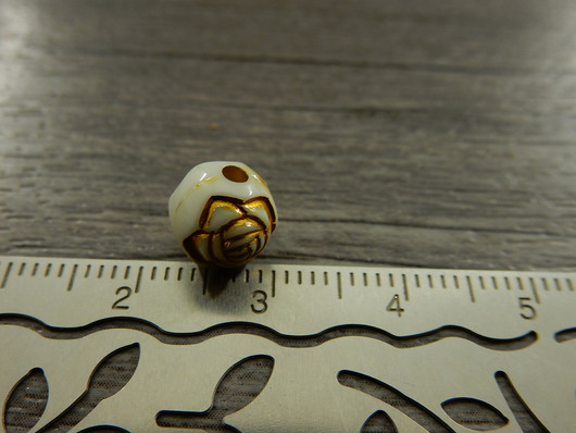 Akryylihelmi ruusu, 8mm, valkoinen/kulta, 20kpl