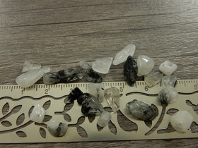 Kivisiruhelmi rutiilikvartsi, 3-14mm, musta-kirkas, 20kpl  