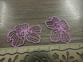 Kukkariipus, 37x30mm, liila, 1kpl