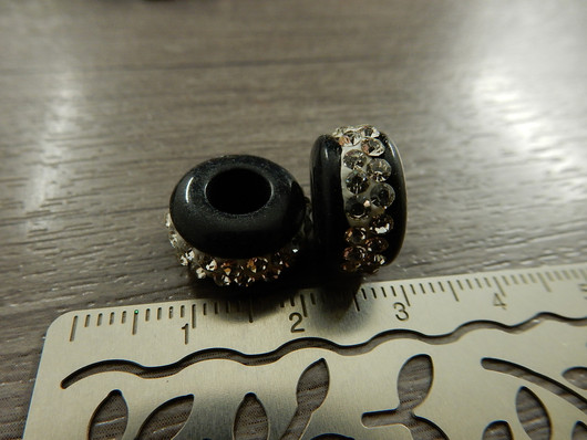 Akryylihelmi/shamballa, 14x8mm, musta/valkoinen, 1kpl