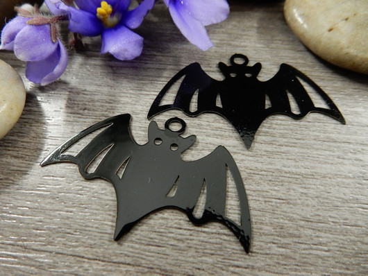 Lepakkoriipus, 27x41mm, musta, 1kpl 
