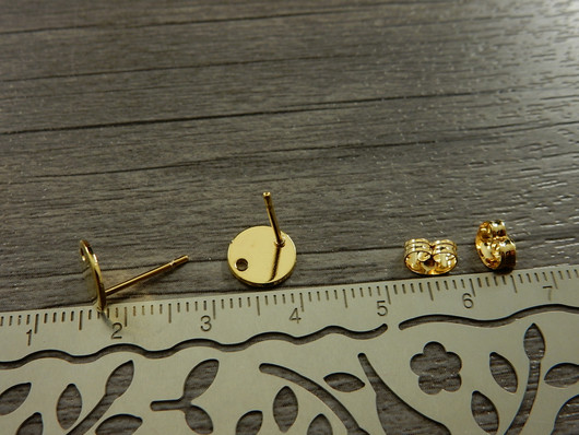 Korvakorutappi+lukko ympyrä, 8x10mm, 18K/kulta/rst, 1pari