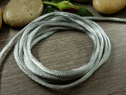 Satiininyöri, 2mm, harmaa/hopea, 10m