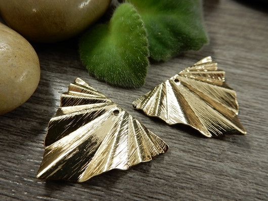 Kolmioriipus, 29x22mm, vaaleakulta, 1kpl