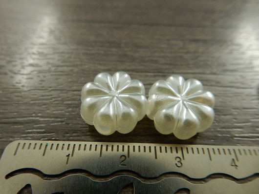 Akryylihelmi kukka, 13mm, valkoinen, 10kpl