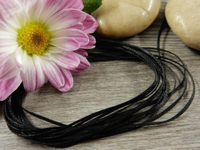 Vahattu nauha, 0.8mm, musta, 1m