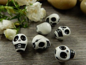 Akryylihelmi pääkallo, 10x8x9mm, valkoinen, 20kpl