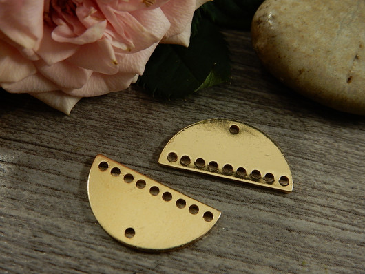 Puoliympyräriipus/ linkki, 11x21mm, 18K/vaaleakulta, 1kpl